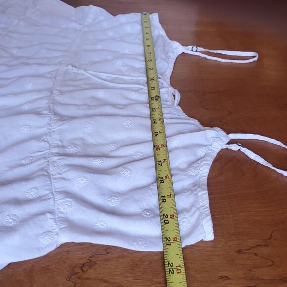 Old Navy White Tiered Sleeveless Top XL Embroidered Floral Cottage Boho Tie Neck - Picture 6 of 7